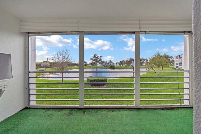 Building Photo - 2049 Hythe A