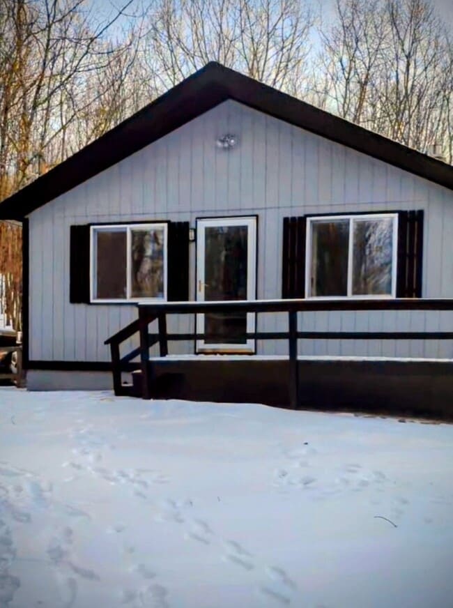 Building Photo - 102 Winding Way