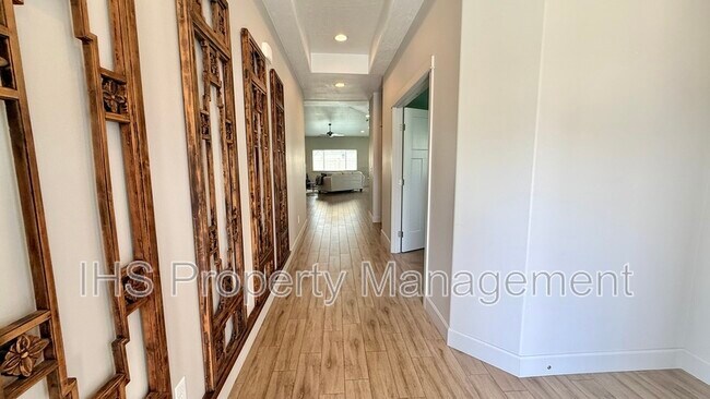 Building Photo - 1060 S Delaware St