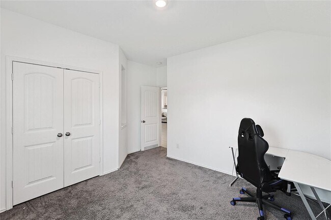 Building Photo - 4811 Sierra Ridge Dr
