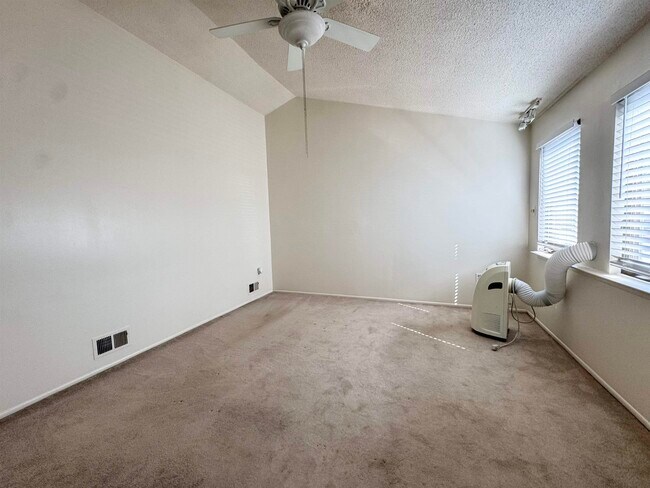 Building Photo - 819 Topsail Ln