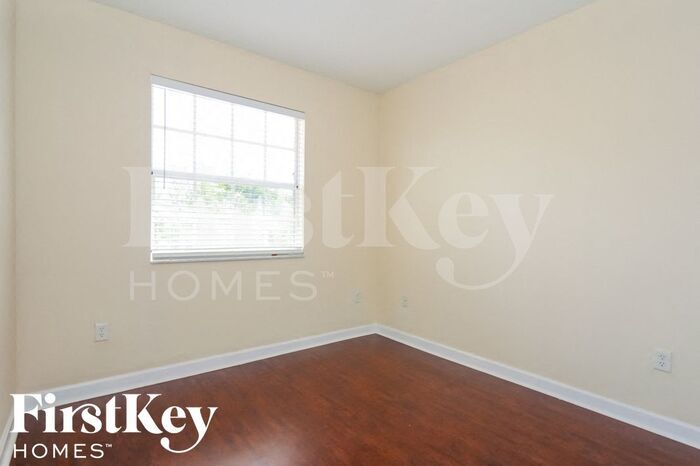 Building Photo - 2412 NE 41st Pl
