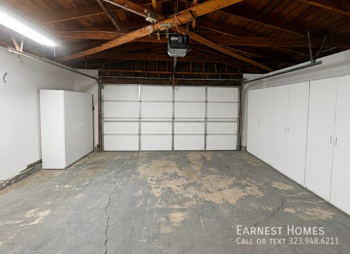 Building Photo - 17155 Donmetz St
