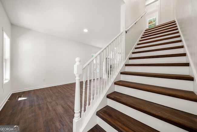 Building Photo - 600 Trump Ct