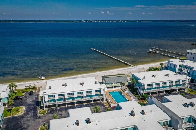 Building Photo - 1100 Fort Pickens Rd