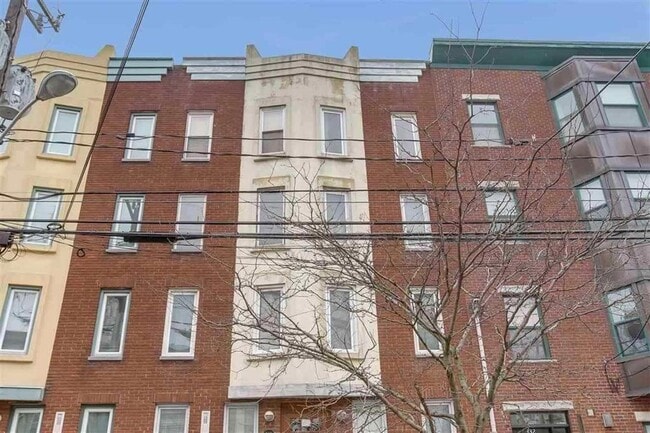 Building Photo - 330 Monroe St