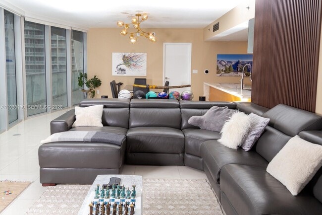 Building Photo - 465 Brickell Ave