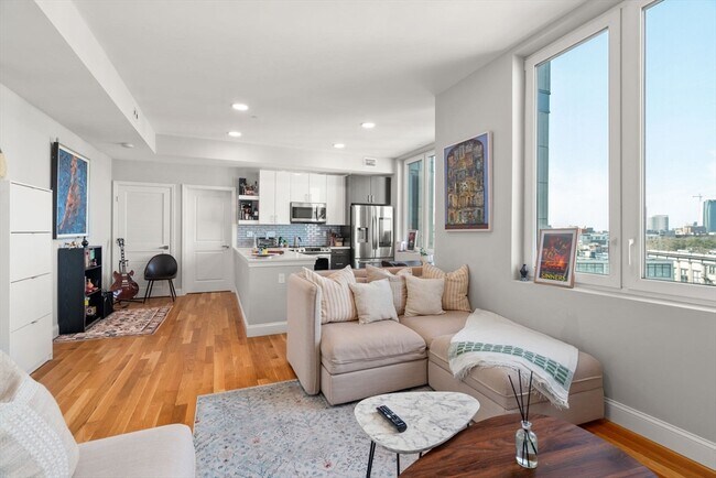 Building Photo - 10 Taber St