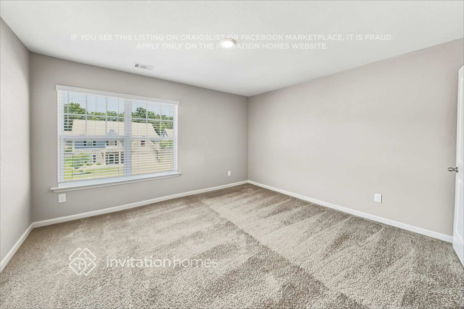 Building Photo - 439 Vermeer Ct
