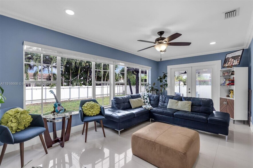 Building Photo - 1815 SW 85th Ct