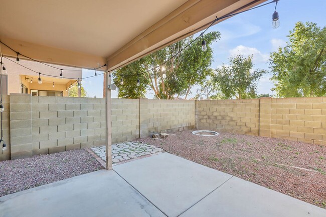 Building Photo - Beautiful Ahwatukee Home!