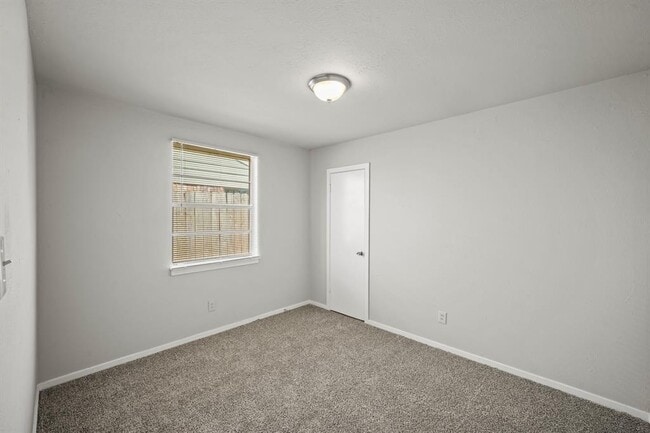 Building Photo - 4403 Trafalgar Dr
