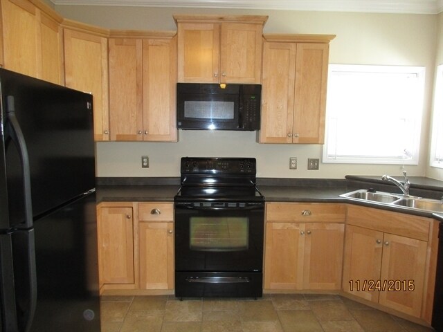 Building Photo - 437 Bethany Cir