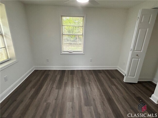 Building Photo - 148 Johnson Dr