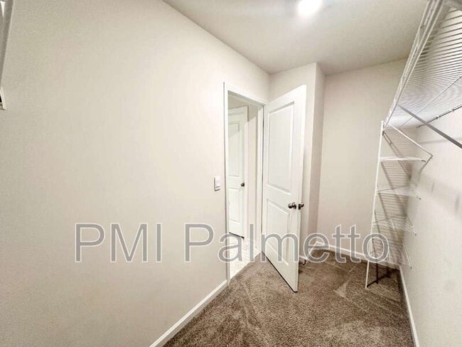 Building Photo - 412 Delahays Rd