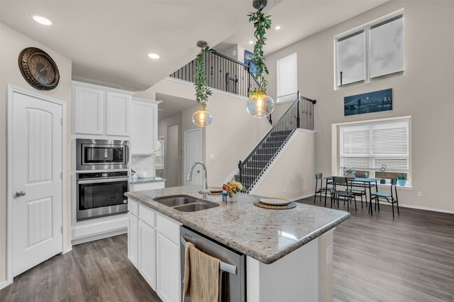 Building Photo - 4608 Mustang Run Dr