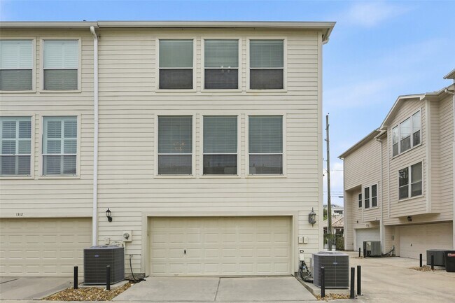 Building Photo - 1314 W Webster St