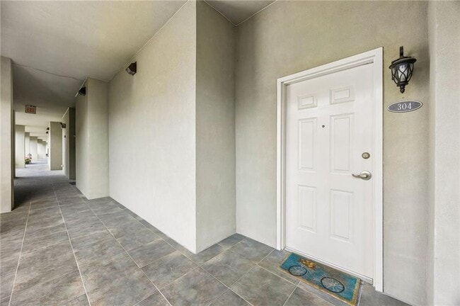 Building Photo - 150 Salt Air Dr