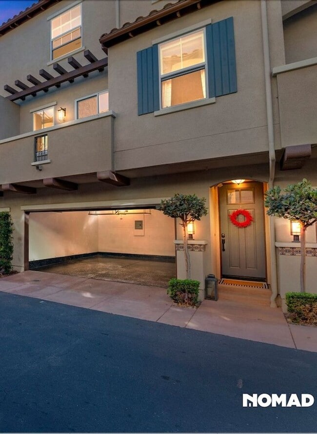 Primary Photo - Luxury Townhome in Solaire/Old Creek Ranch...