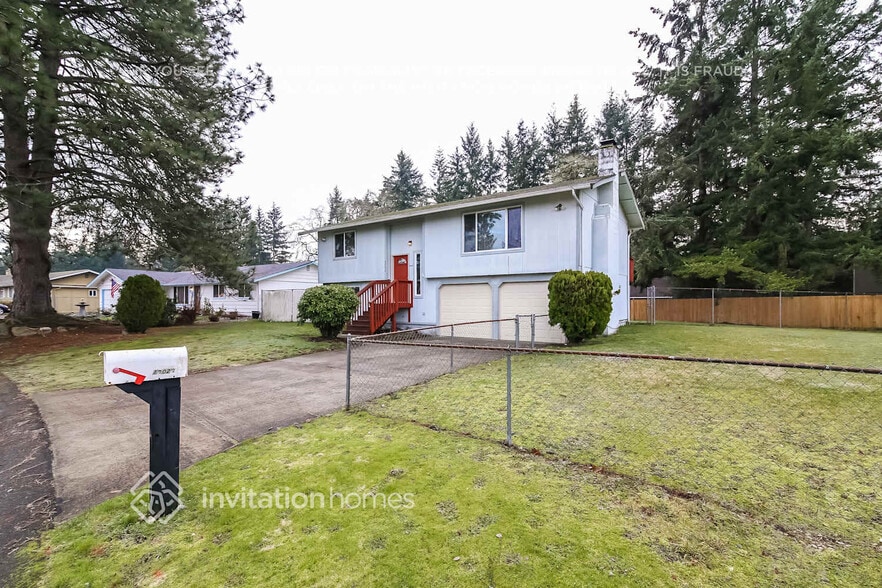 Building Photo - 1002 151st St E