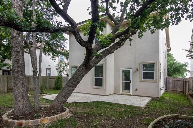 Building Photo - 15400 Interlachen Dr