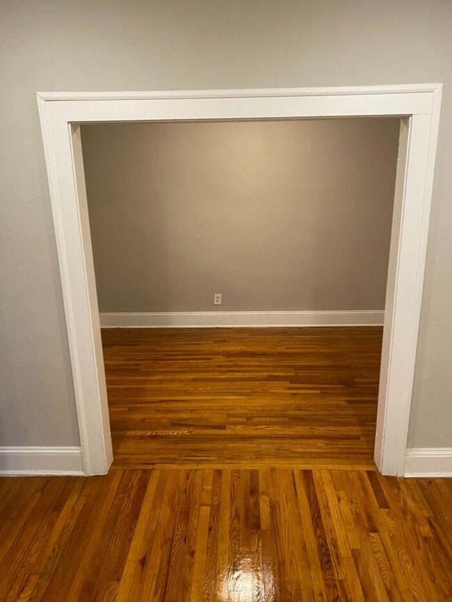 Building Photo - Charming Remodeled 1 Bedroom / 1 Bathroom on Briarcliff Road -Prime Location!