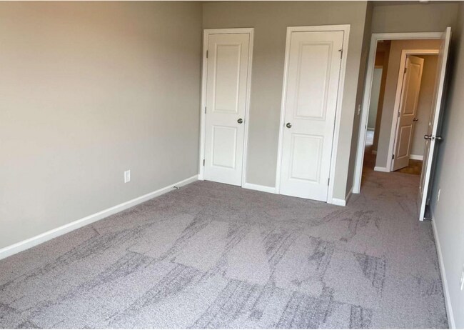 Building Photo - 5136 Fox Den Rd