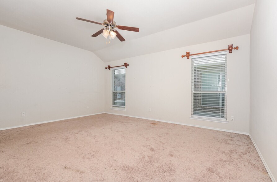Building Photo - 9012 Cross Oaks Ranch Blvd