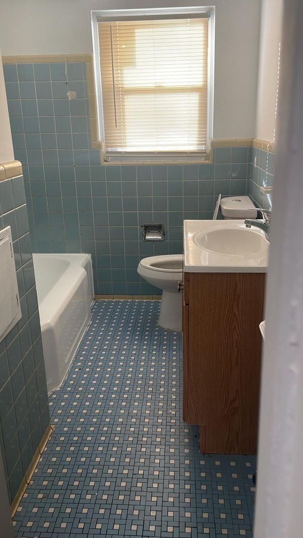 Building Photo - Beautiful Brick Bungalow - section 8 and other HCV programs available