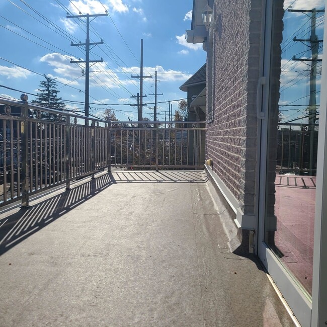 Building Photo - 561 AVENUE E