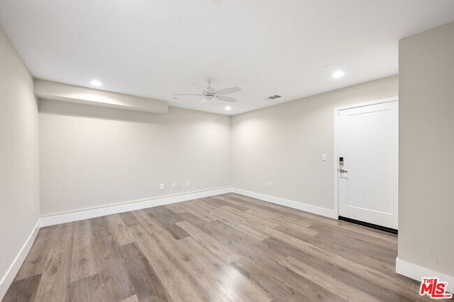 Building Photo - 4374 Paxton Pl