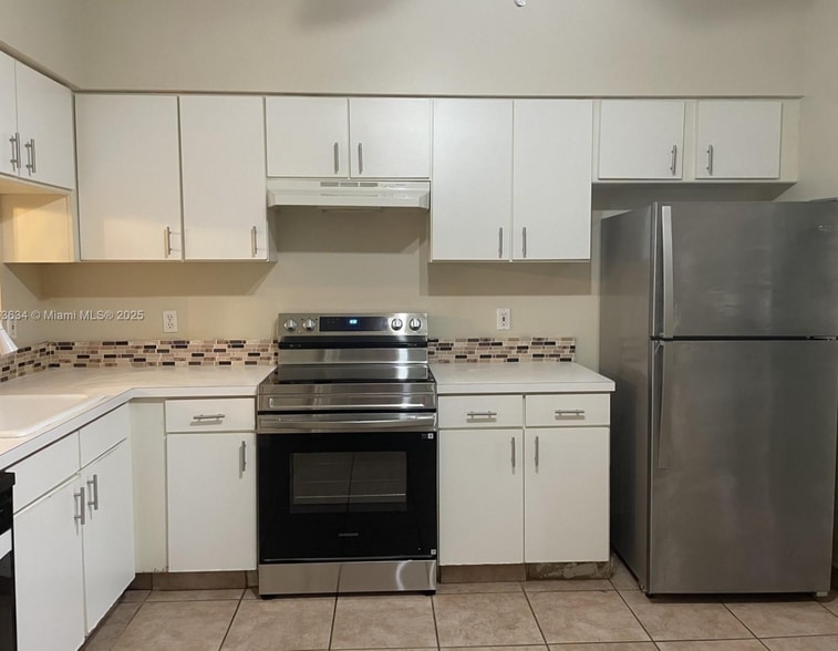 Building Photo - 145 SW 96th Ter