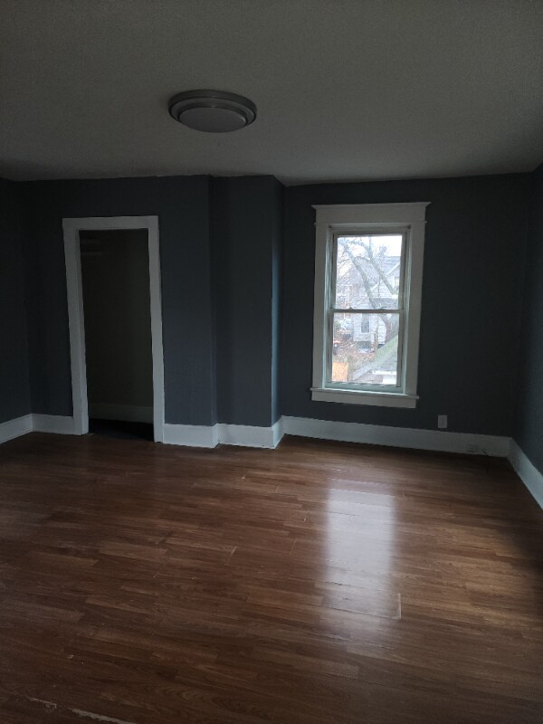 Building Photo - 118 E Archer Ave