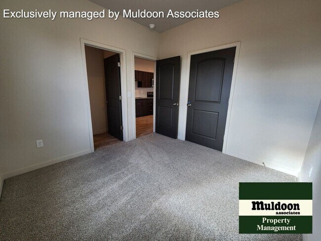 Building Photo - Brand new duplex unit available now!