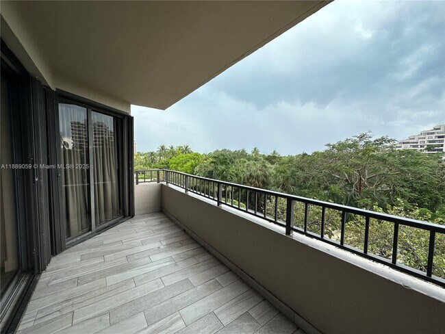 Building Photo - 201 Crandon Blvd
