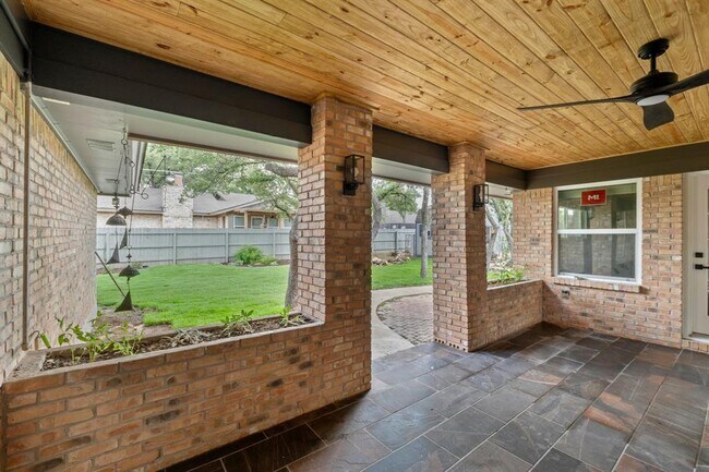 Building Photo - 801 Lime Rock Dr
