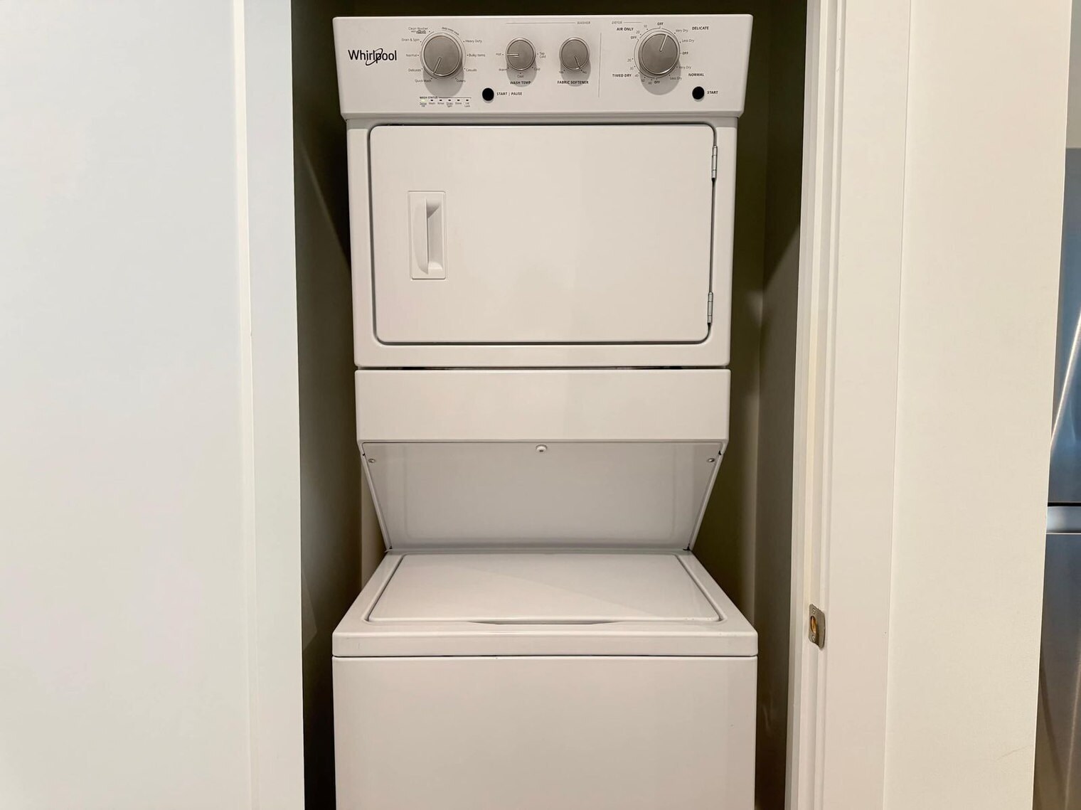 Building Photo - 525 Parkway Dr NE