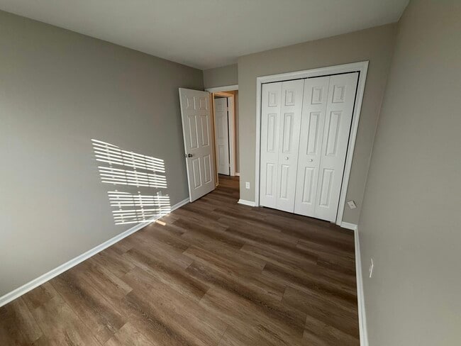 Building Photo - 1623 Mantane Arch