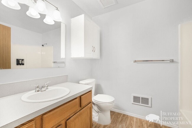 Building Photo - Spacious 6-Bedroom Home with Garden Oasis in Idaho Falls