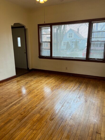 Building Photo - 2655 S 14th St