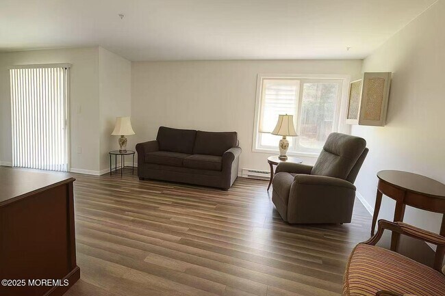 Building Photo - 6 Pine Cluster Cir