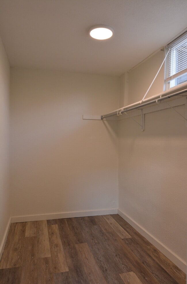 Building Photo - Cozy & Charming 2-Bedroom Apartment in Cheyenne – All Utilities Included!