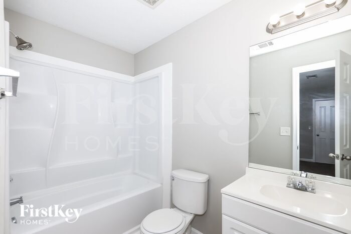 Building Photo - 311 Goldenrod Dr