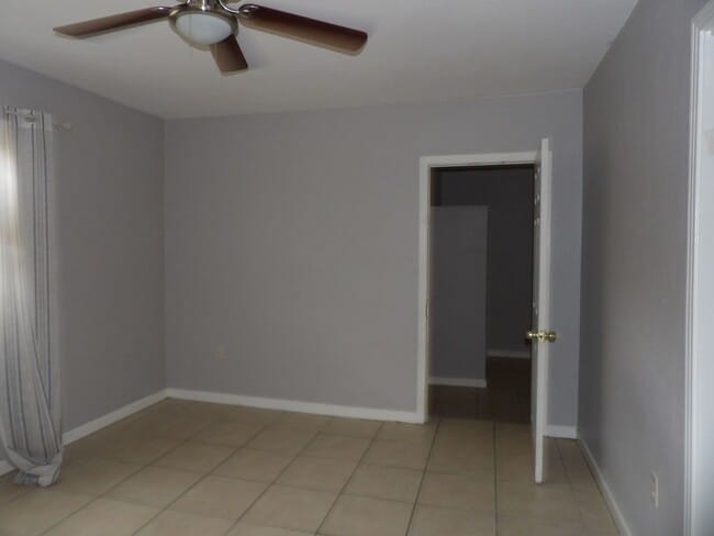 Building Photo - 708 Avenue A