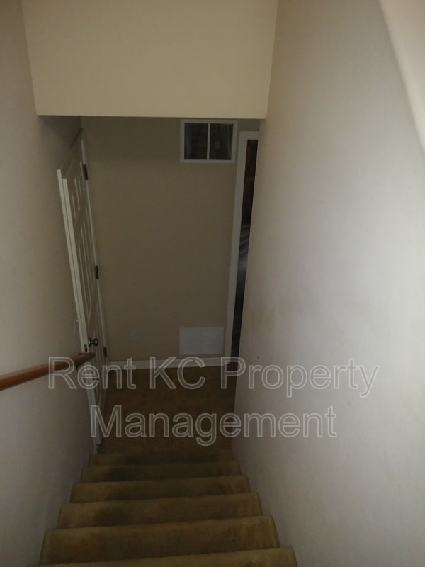 Building Photo - 11624 N Manning Ave