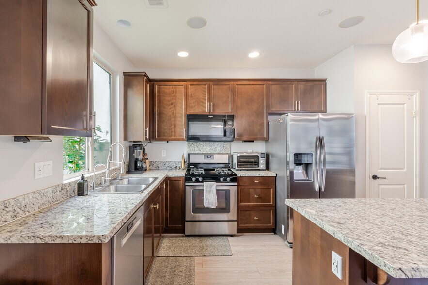 Building Photo - 12017 Rock Creek Ct