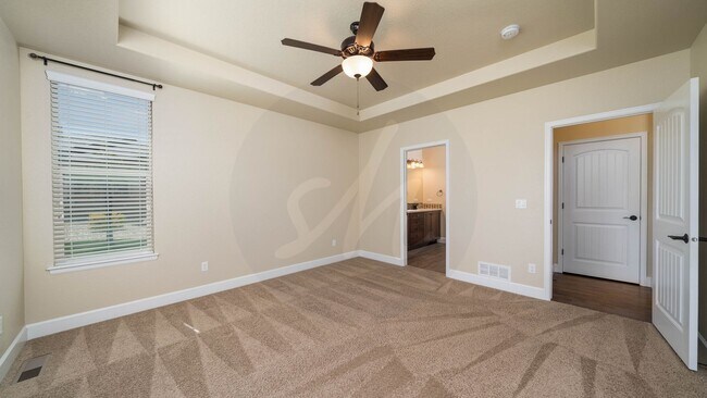 Building Photo - Stunning 4 Bedroom Patio Home in Flying Horse