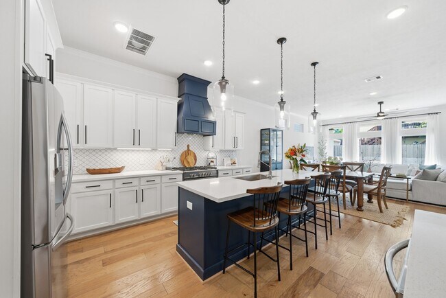 Building Photo - 1807 Bingham St