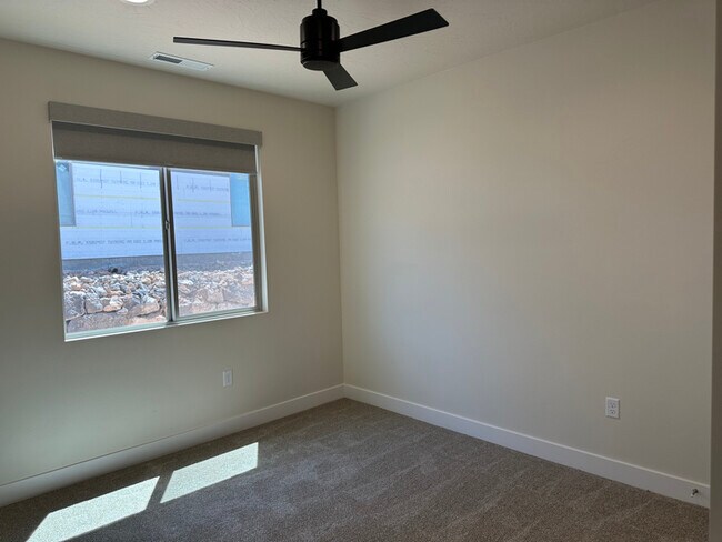 Building Photo - 1569 W 470 N