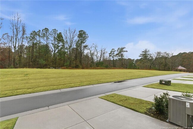 Building Photo - 245 Ribbon Rail St